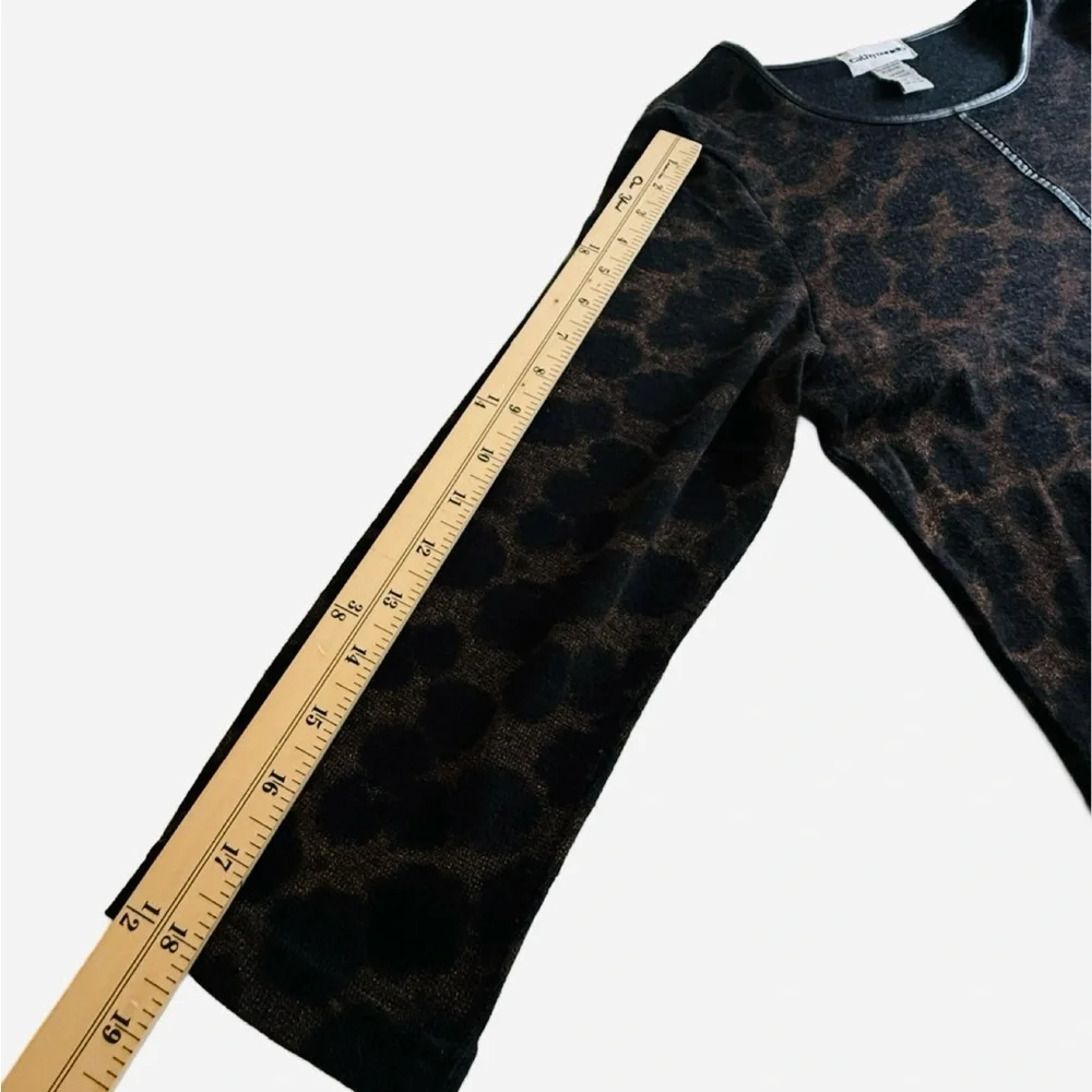 Cathy Daniels Brown Animal Print Blouse. Size Large - Picture 3 of 6